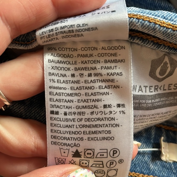 Levi's Blue Straight Leg Wedgie Jeans with Faded Wash - Picture 5 of 6